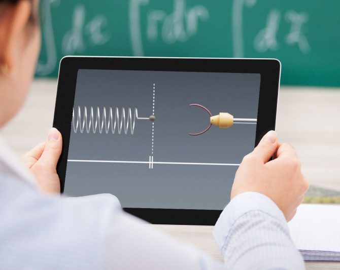 Instructor using Anatomage’s 3D science lessons in the classroom to enhance STEM learning.